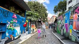 Grafite - Uma Aventura Colorida Pelas Ruas da Nossa Cidade 2 Beco do Batman em São Paulo