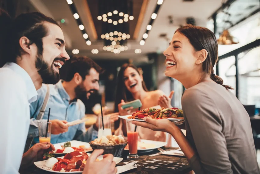10 Dicas de Viagem para Economizar Tempo, Dinheiro e Paciência 2 restaurantes em viagem